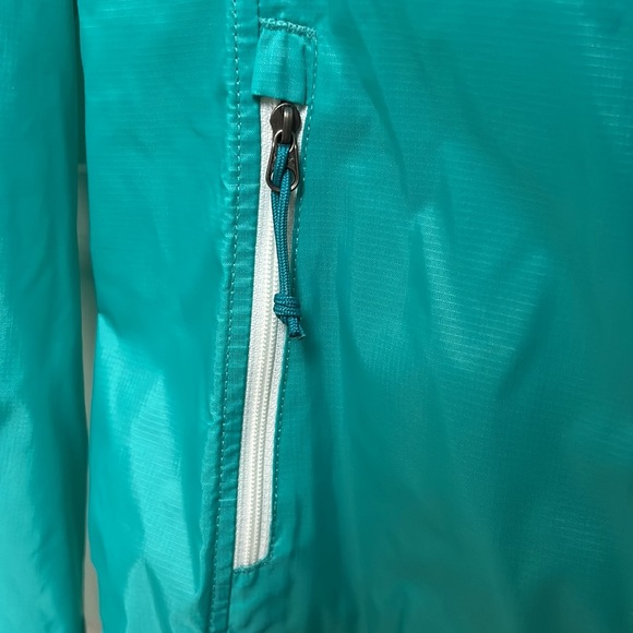 North Face Teal Rain Jacket - Picture 5 of 7